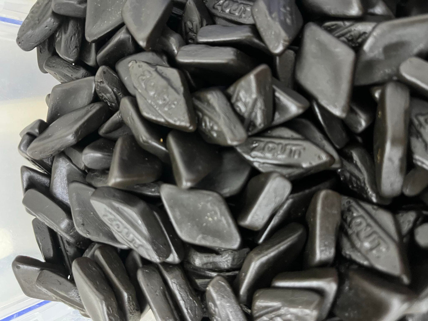 DUTCH LICORICE - SMALL DIAMONDS