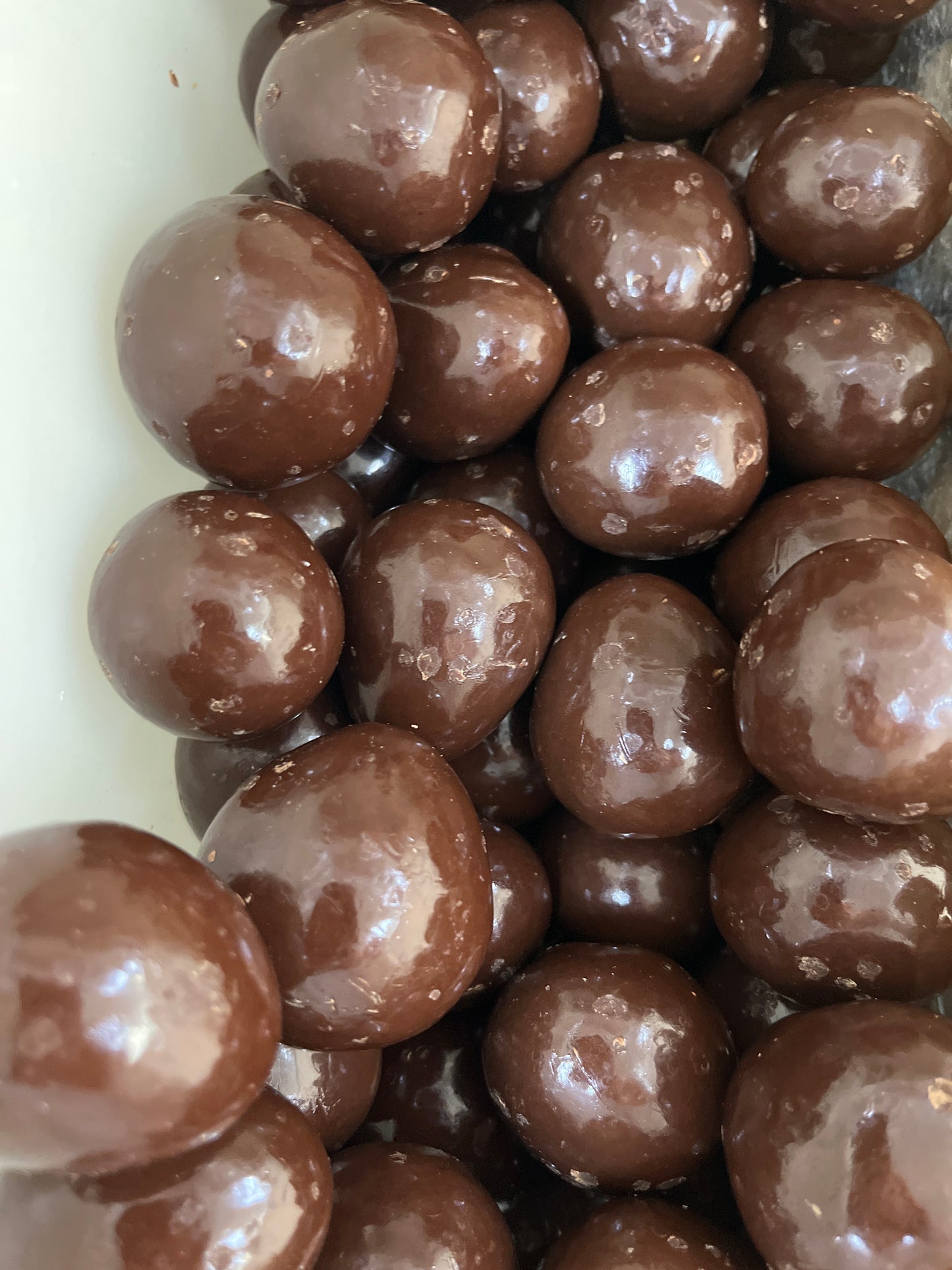 MILK CHOC FREEZE DRIED STRAWBERRY