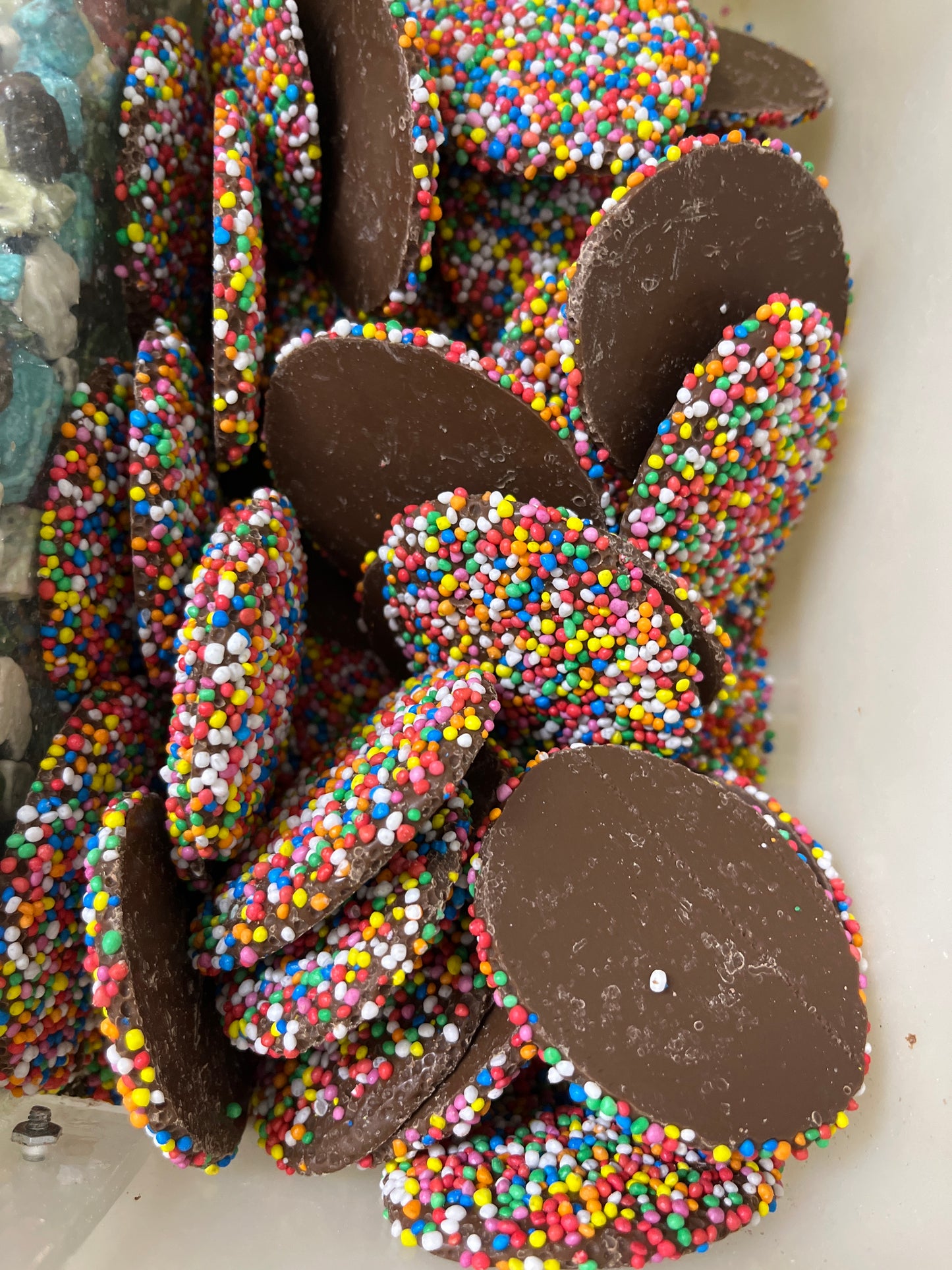 GIANT CHOC SPECKLES
