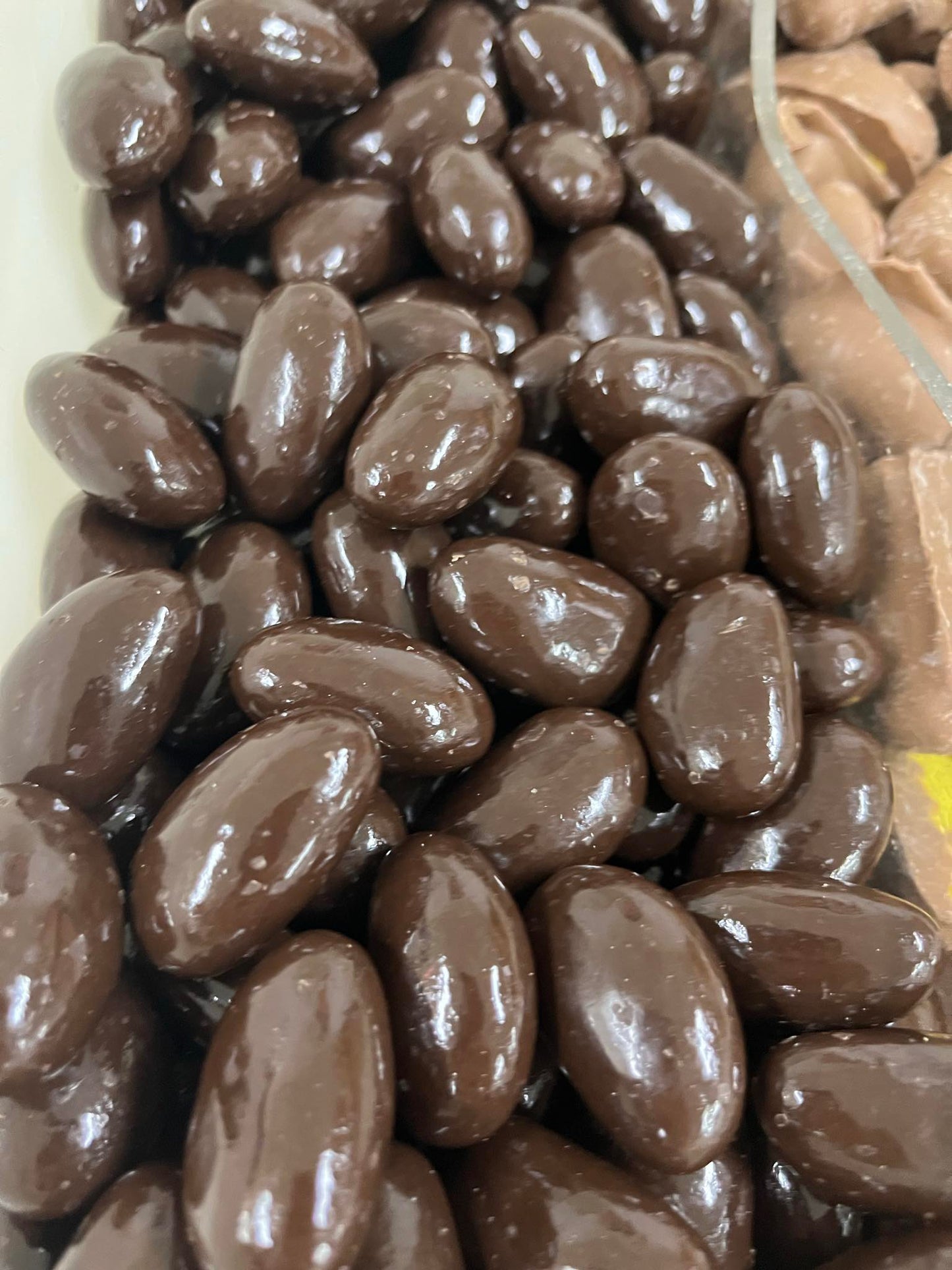 MINT LEAVES - DARK CHOC